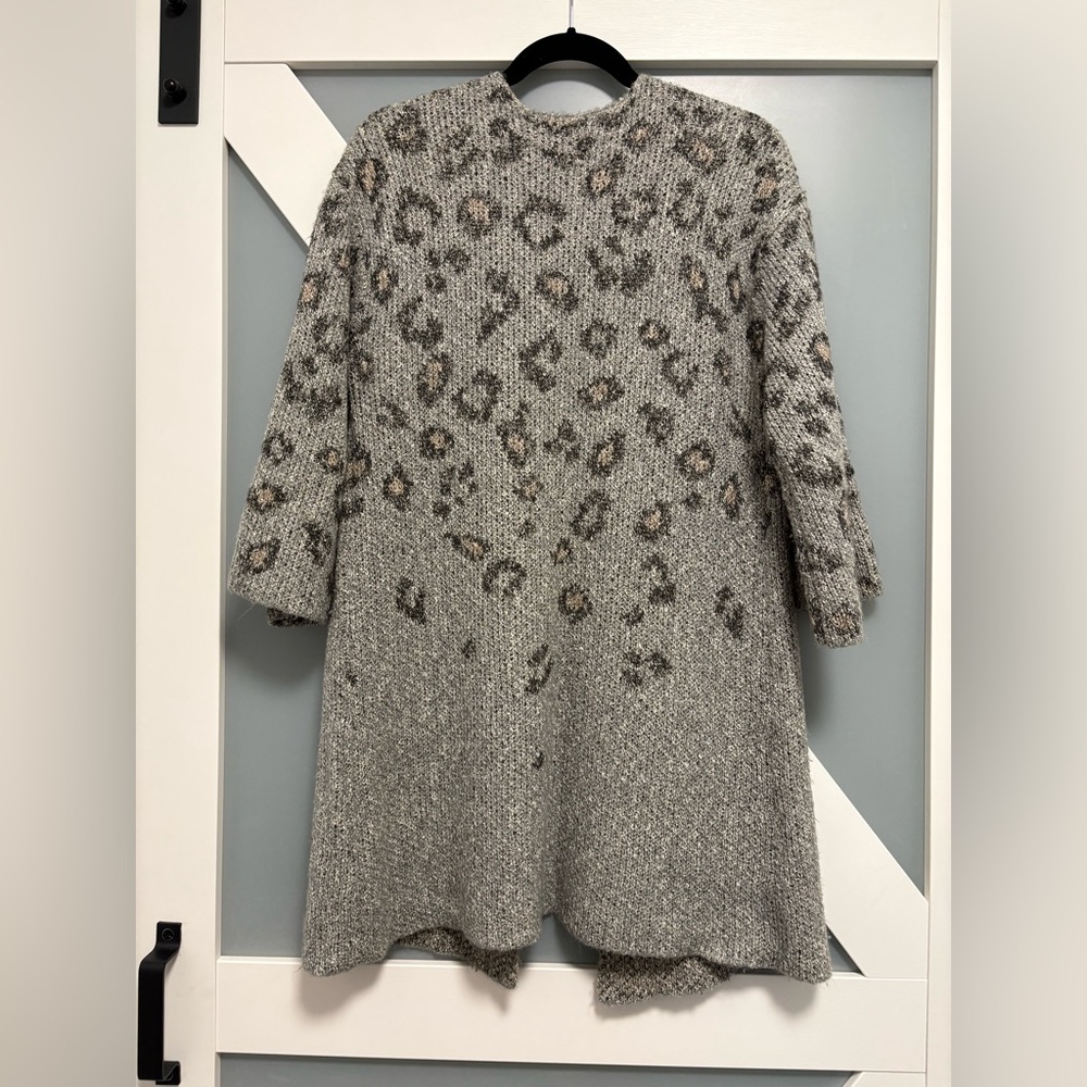 Anthropologie- Cupcakes & Cashmere Gray Leopard Knit Sweater - Picture 7 of 8